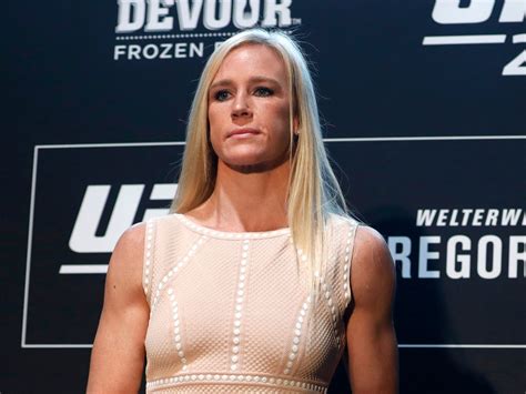 Holly Holm shows off absolutely incredible body aged 38 as UFC。